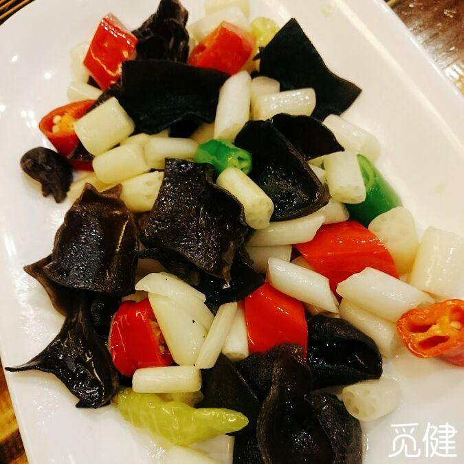 “MK电竞”飞跃梦想茁壮成长——开封市民族幼儿园庆“六一”乐